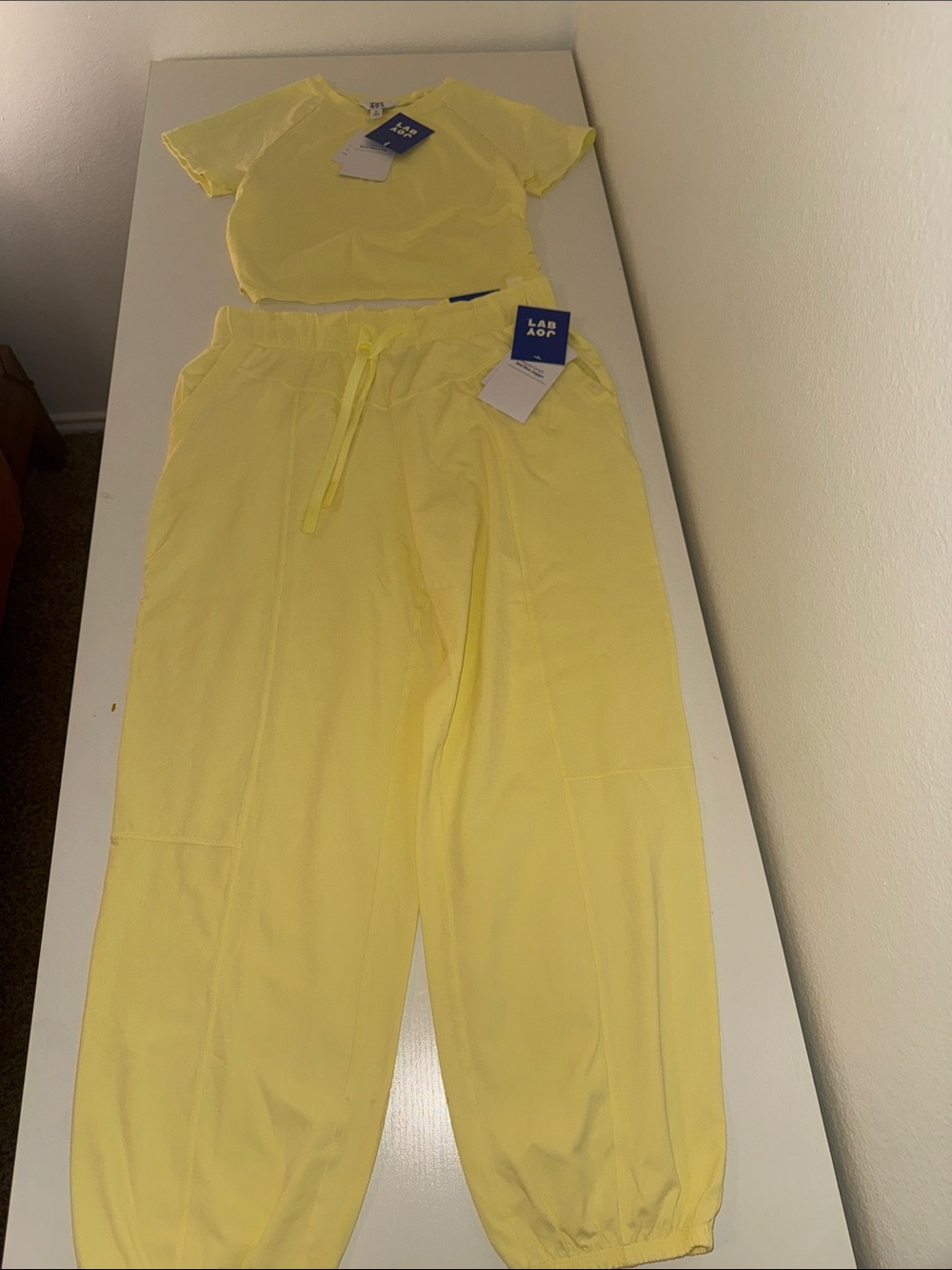 JoyLab Yellow Short Sleeve Crop Tee/Jogger Set - Picture 2 of 5